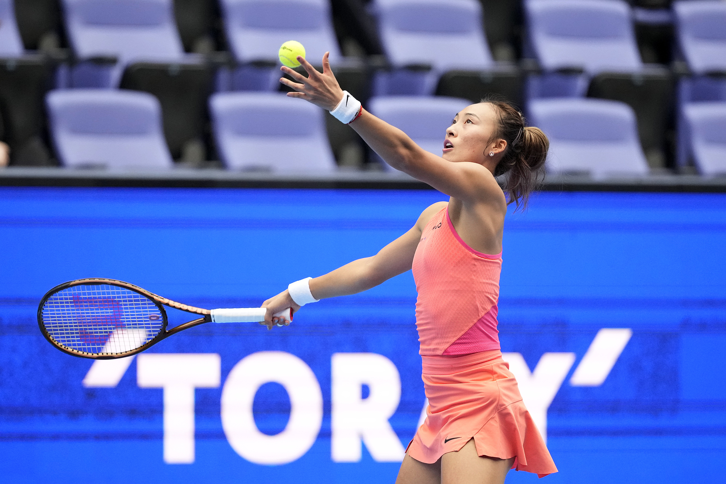 🎾WTA500东京站半决赛：郑钦文2-0轻取六号种子施耐德晋级决赛